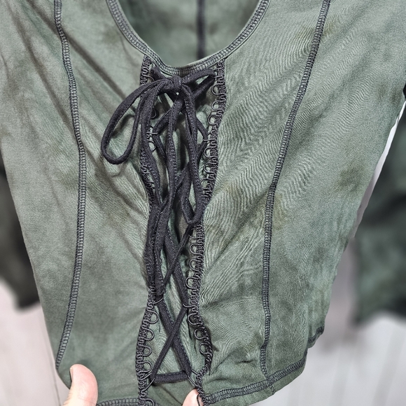 Thorn & Fable Lace-Up Cold Shoulder Corset Top Women's Dark Green Tie-Dye Size L - Picture 6 of 11